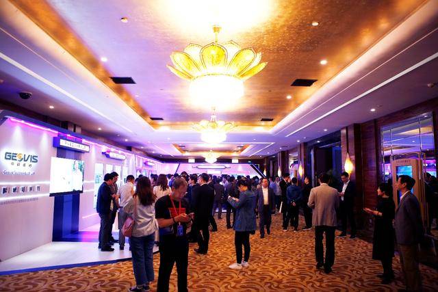 2019煙臺(tái)院士峰會(huì)暨數(shù)字地球與空天信息應(yīng)用發(fā)展論壇順利開幕(圖8) 2019煙臺(tái)院士峰會(huì)暨數(shù)字地球與空天信息應(yīng)用發(fā)展論壇順利開幕(圖8)