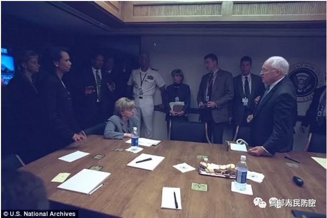 特朗普曾在抗議者包圍白宮期間躲進(jìn)地堡，如何應(yīng)急？(圖9)