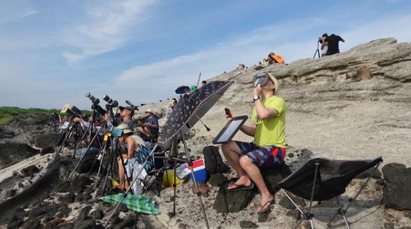 “夏至日”迎“日環(huán)食”(圖6) “夏至日”迎“日環(huán)食”(圖6)