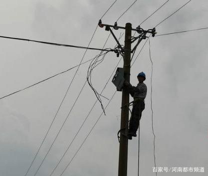 綏化突遭龍卷風(fēng)襲擊，房蓋在天上飛！村民：我70歲沒(méi)見(jiàn)過(guò)這事(圖8)