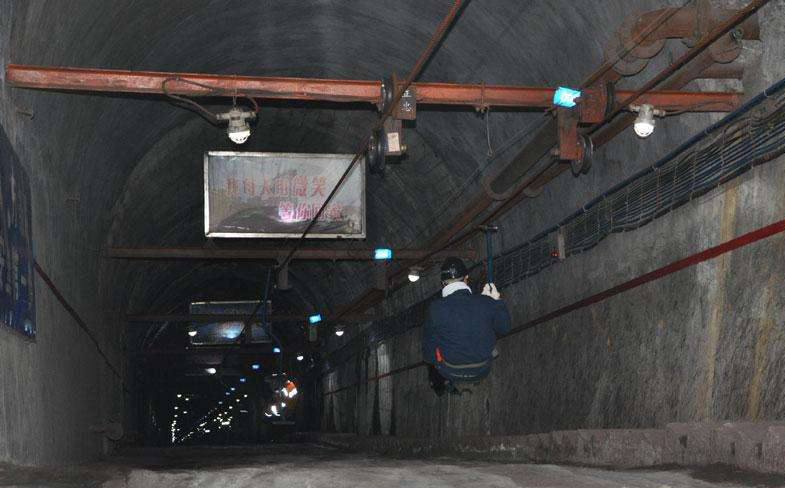 煤礦井下緊急避險(xiǎn)系統(tǒng)應(yīng)急救援車功能、使用維護(hù)說明